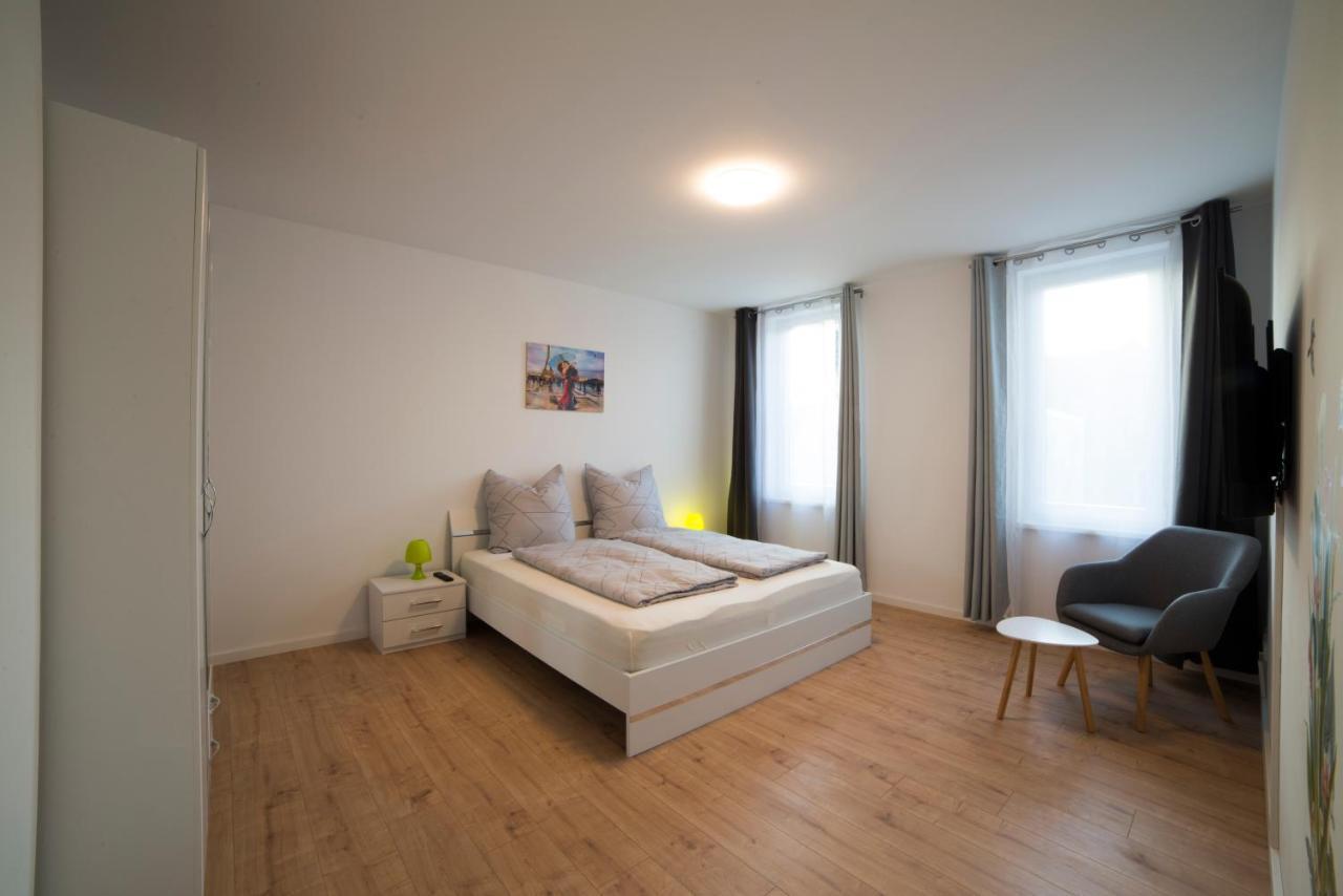 Schoene Ferienwohnung 78M2, 3 Schlafzimmer, 2 Baeder, Zentrumnah, 1Og 埃尔福特 外观 照片