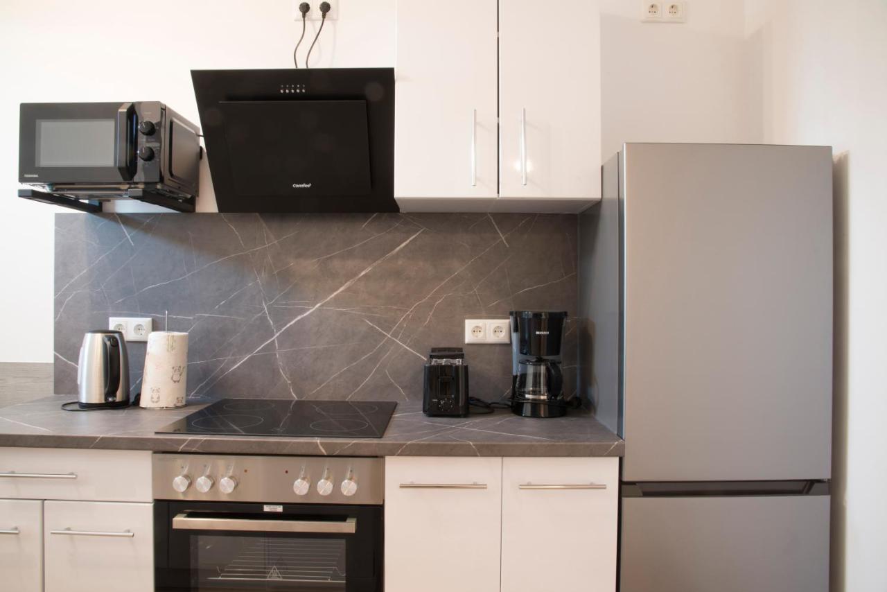 Schoene Ferienwohnung 78M2, 3 Schlafzimmer, 2 Baeder, Zentrumnah, 1Og 埃尔福特 外观 照片