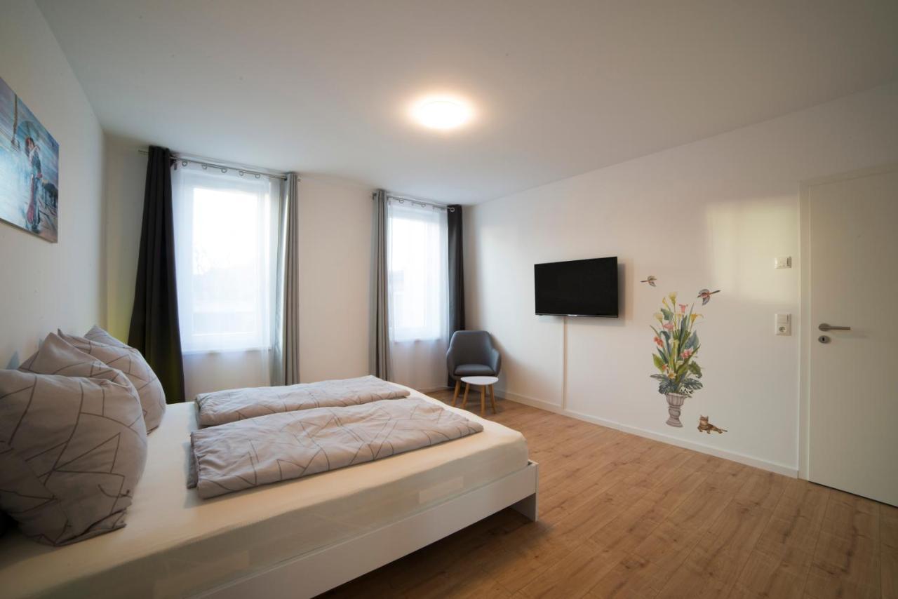 Schoene Ferienwohnung 78M2, 3 Schlafzimmer, 2 Baeder, Zentrumnah, 1Og 埃尔福特 外观 照片