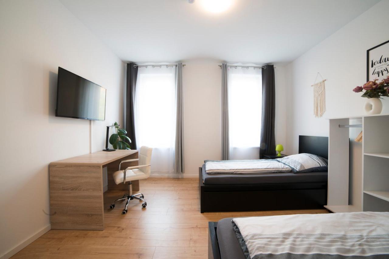 Schoene Ferienwohnung 78M2, 3 Schlafzimmer, 2 Baeder, Zentrumnah, 1Og 埃尔福特 外观 照片