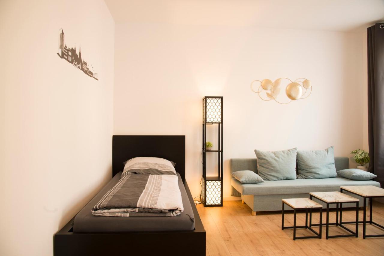 Schoene Ferienwohnung 78M2, 3 Schlafzimmer, 2 Baeder, Zentrumnah, 1Og 埃尔福特 外观 照片