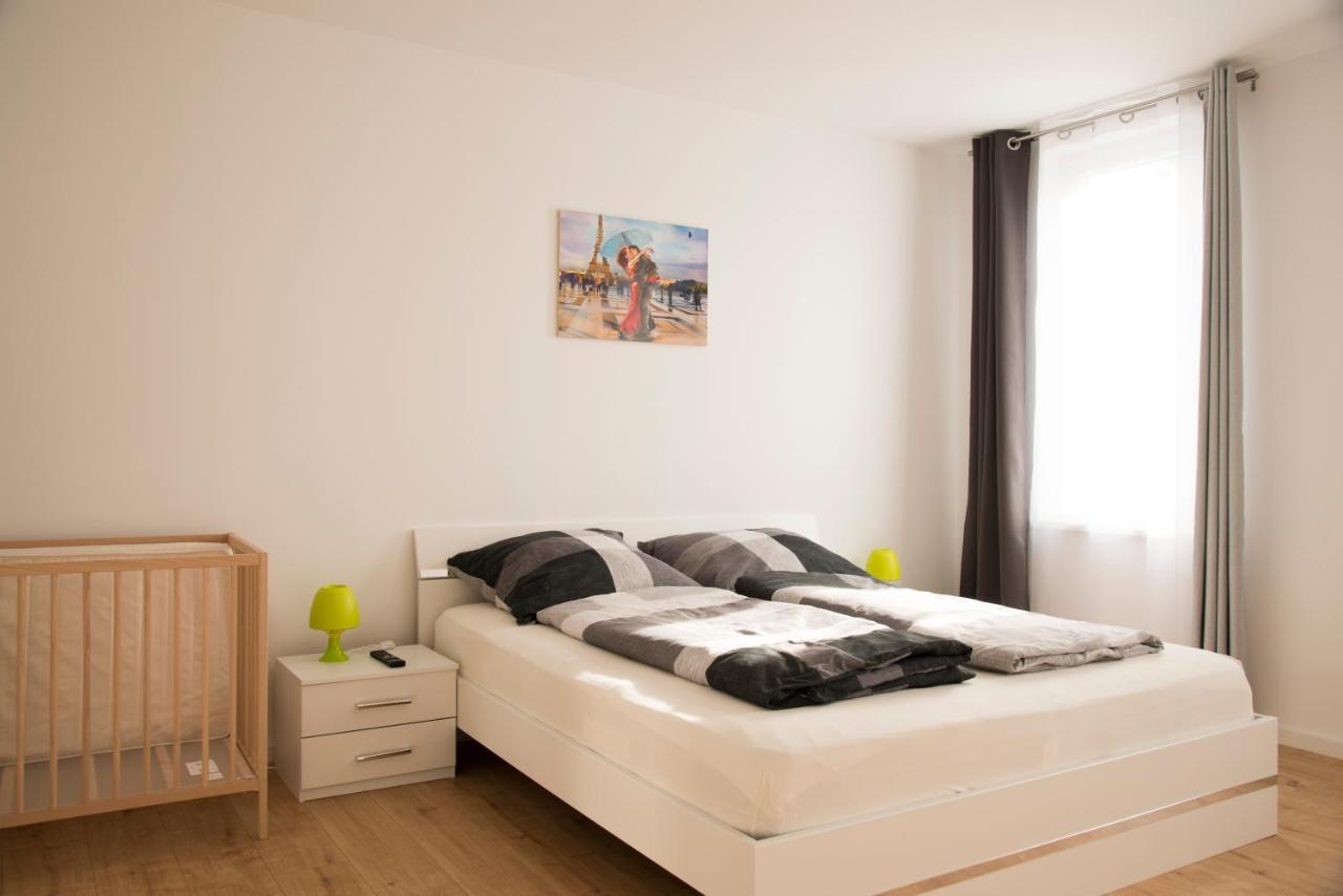 Schoene Ferienwohnung 78M2, 3 Schlafzimmer, 2 Baeder, Zentrumnah, 1Og 埃尔福特 外观 照片