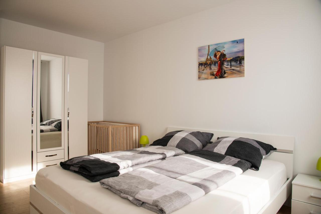 Schoene Ferienwohnung 78M2, 3 Schlafzimmer, 2 Baeder, Zentrumnah, 1Og 埃尔福特 外观 照片