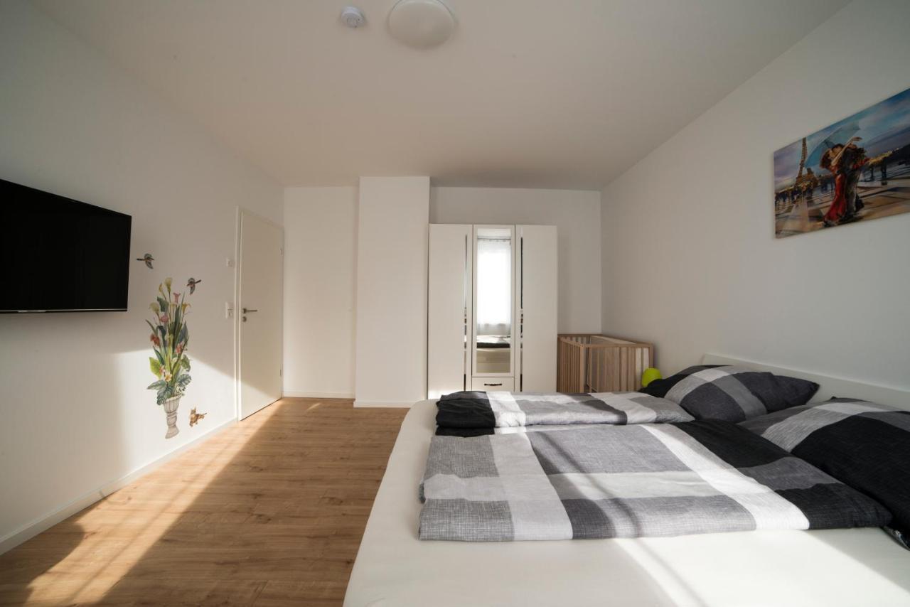Schoene Ferienwohnung 78M2, 3 Schlafzimmer, 2 Baeder, Zentrumnah, 1Og 埃尔福特 外观 照片
