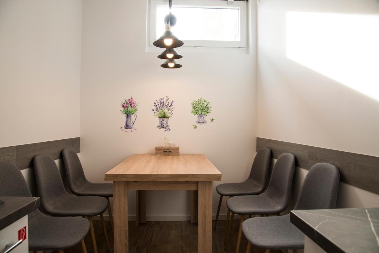 Schoene Ferienwohnung 78M2, 3 Schlafzimmer, 2 Baeder, Zentrumnah, 1Og 埃尔福特 外观 照片