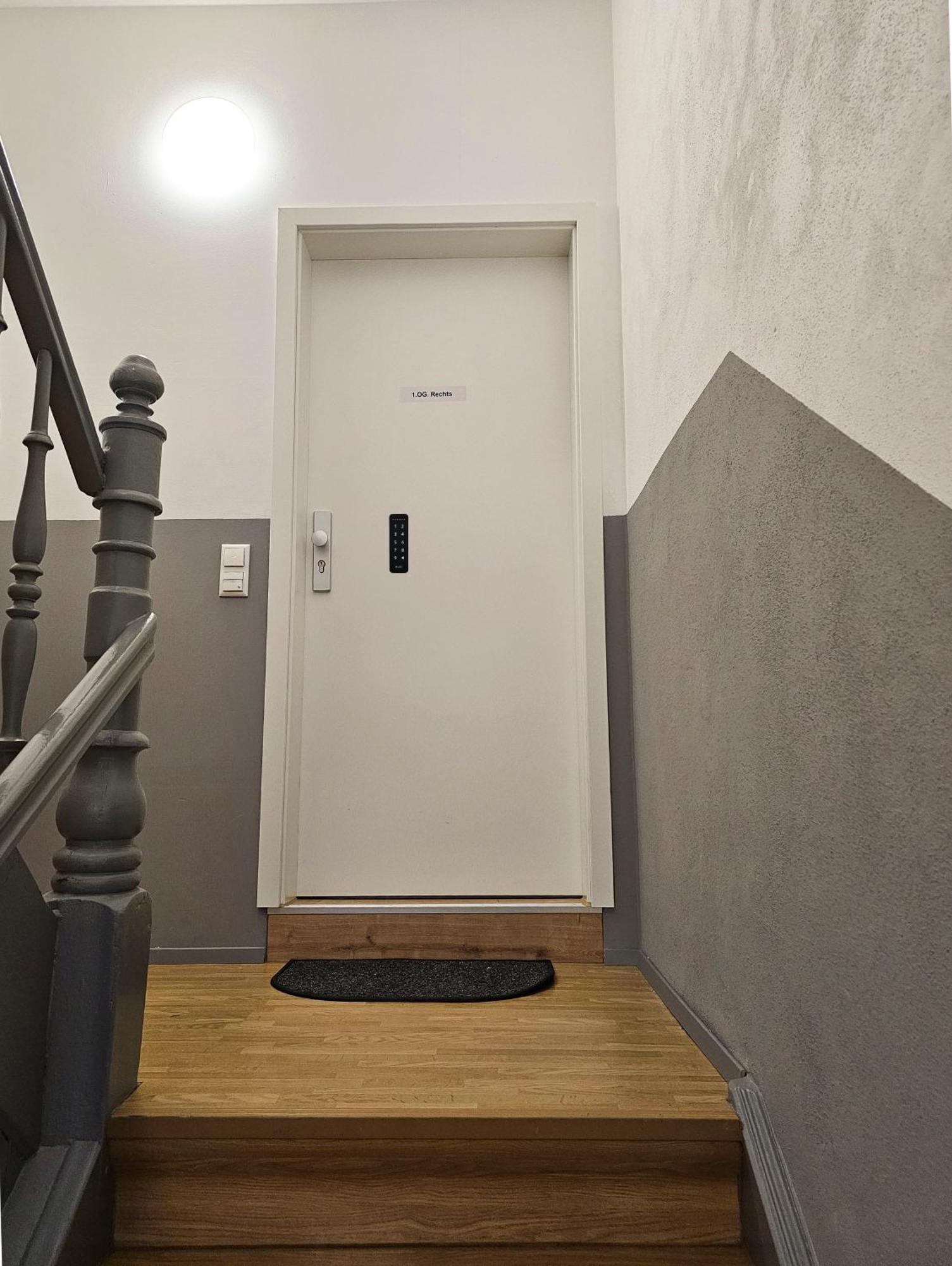 Schoene Ferienwohnung 78M2, 3 Schlafzimmer, 2 Baeder, Zentrumnah, 1Og 埃尔福特 外观 照片